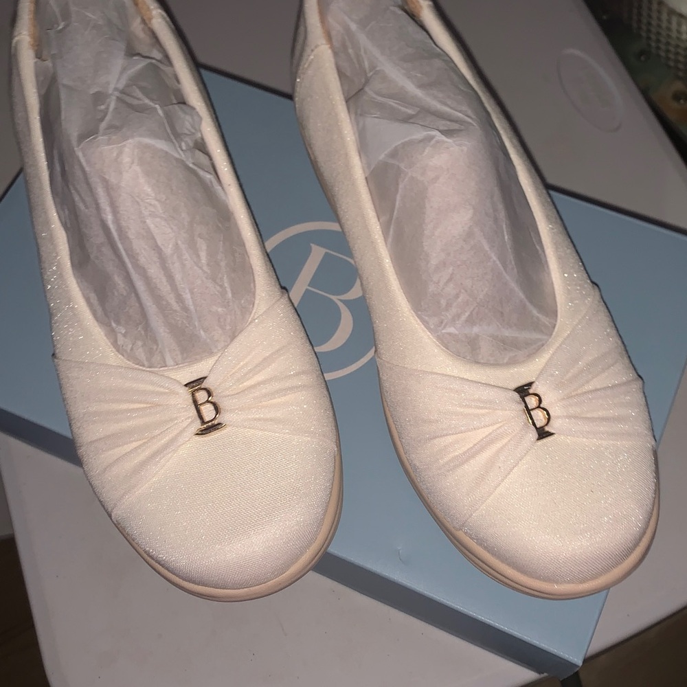 Bzees for Life-stride Cream Flats with Gold Detail